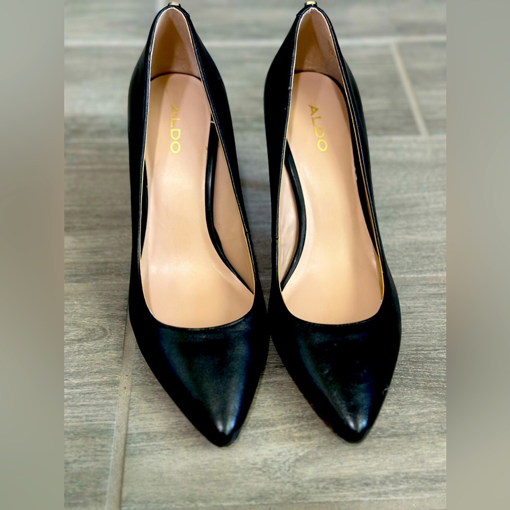 Women’s ALDO BLACK PUMPS SIZE 7.5